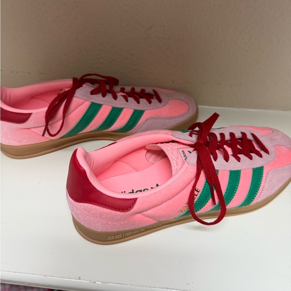 RARE Adidas Gazelle Pink Velvet with Green Stripes - Picture 5 of 11
